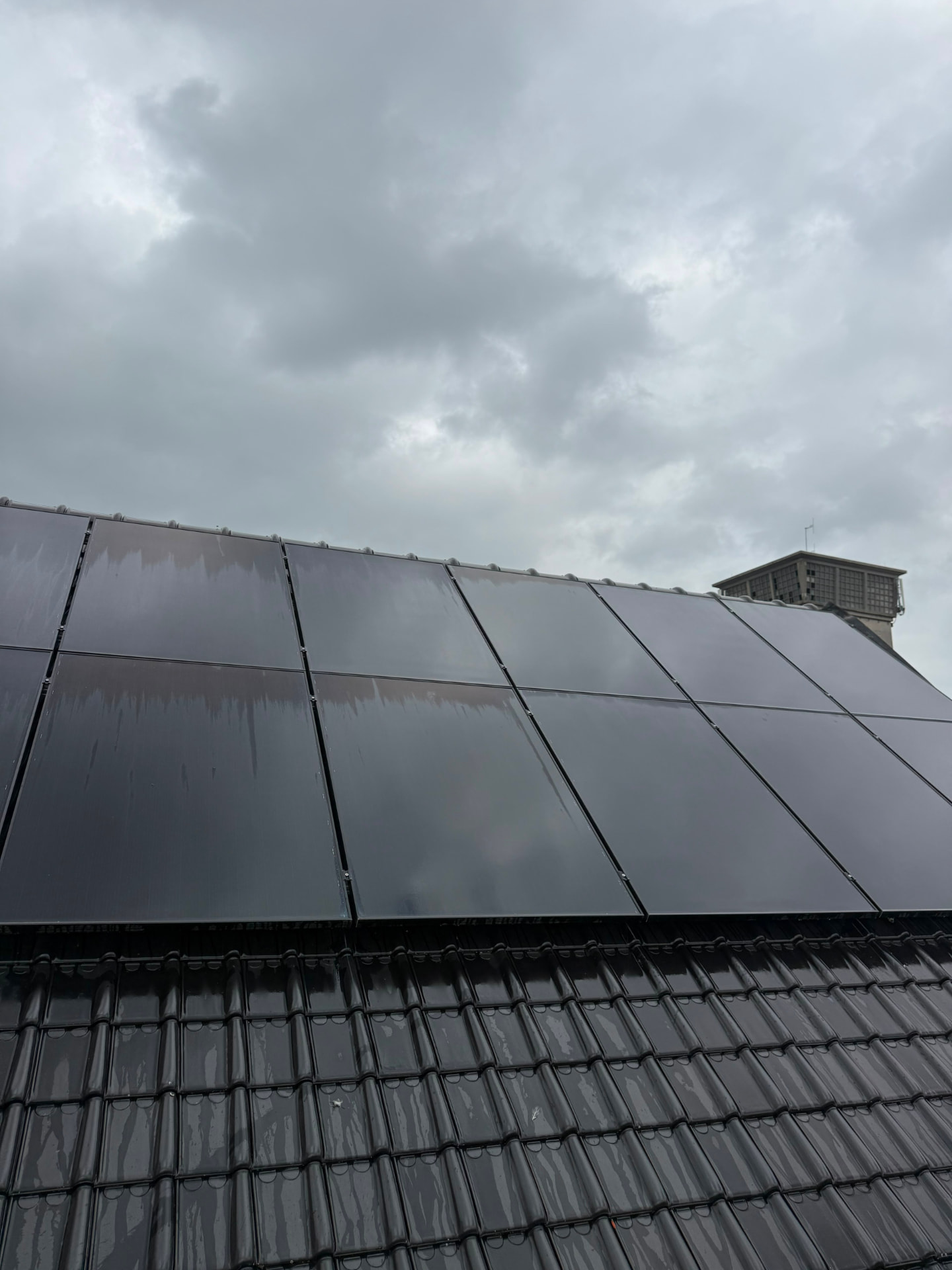 Zonnepanelen streeploos proper na de reiniging